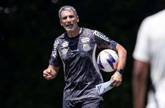 Neymar deve voltar ao time titular do Santos –