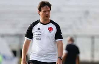 A expectativa é de que Johan Rojas seja o substituto de Coutinho contra o Fluminense –