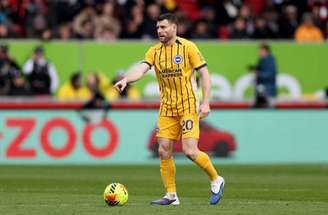 Chuteira personalizada para recorde de James Milner –