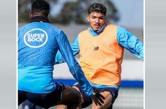 Diogo Costa treina pesadamente para o jogo do Porto como Rio Ave.