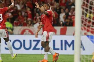 Alerrandro permanece por empréstimo no Internacional até o final da temporada, mas com obrigação de compra, se houver cumprimento de metas –