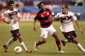 Flamengo, sob a batuta de Ronaldinho Gaúcho, venceu o Lanús por 3 a 0 em 2012 – Fotos: Alexandre Vidal/FlaImagem