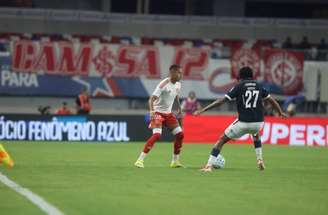 Alan Patrick comemora gol pelo Internacional –