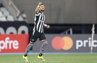 Telles marcou o primeiro gol do Botafogo –