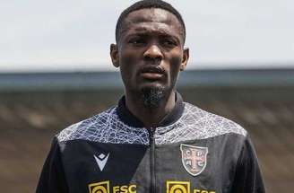 Tchamba em campo pelo Casa Pia –