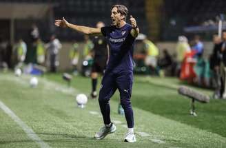 Lucho Acosta marcou o gol do Fluminense –