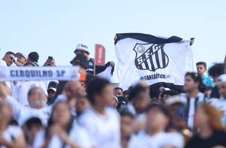 Santos iniciou processo de transformação em SAF e possível venda à empresa norte-americana.