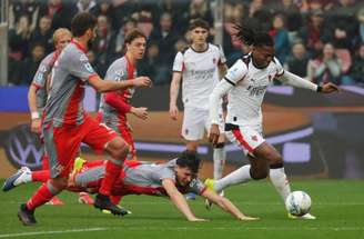 Milan e Internazionale fazem o Derby della Madonnina (Photo by Marco Luzzani/Getty Images)