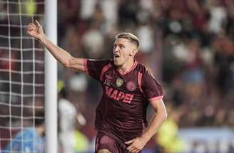 Rodrigo Castillo marcou dois gols contra o Flamengo –