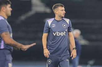 Anselmi valorizou a classificação para a final da Taça Rio e minimizou as vaias da torcida –