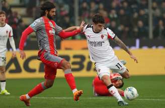 Rafael Leão durante Milan e Cremonese neste domingo (Foto de Francesco Scaccianoce/Getty Images)