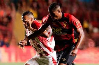 Yuri Castillo marca duas vezes para o Sport.