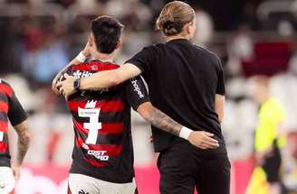 Post do camisa 7 causa polêmica nas redes sociais –