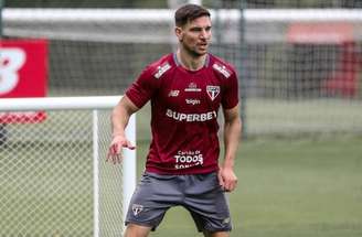 Cédric Soares perdeu espaço no São Paulo –