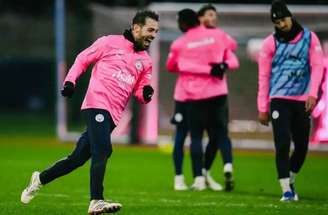 Hudson-Odoi durante o treino do Nottingham Forest.