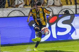 Rômulo está fora do primeiro jogo da final do Paulistão –