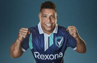 Ronaldo Fenômeno em comemoração icônica depois de marcar um dos gols na decisão da Copa do Mundo de 2002 –