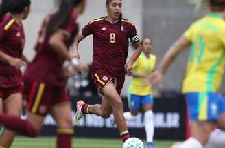 Romero fez um gol, mandou duas na trave e foi decisiva para a vitória da Venezuela sobre o Brasil.