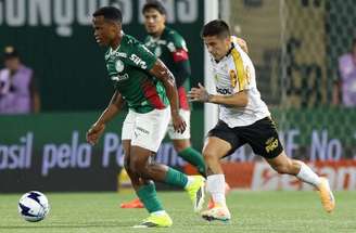 Arias ainda não foi titular do Palmeiras desde que chegou -