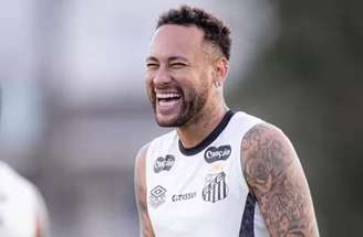 Neymar marcou dois gols contra o Vasco no último jogo do Santos na temporada –