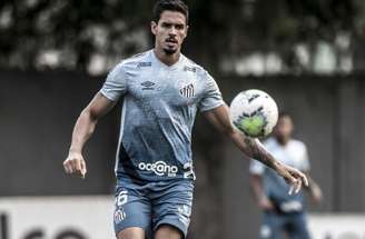 Santos anunciou nos últimos dias a chegada de Veríssimo –