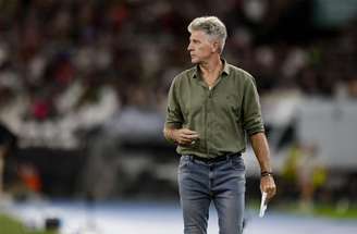 Renato comandando o treino do Vasco –