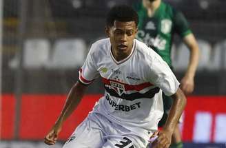 Hernán Crespo promove testes em treino no CT –