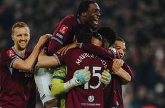 Momento do primeiro gol marcado por Jarrod Bowen na partida do West Ham contra o Brentford –