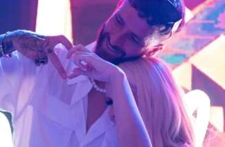 Flagra do casal em restaurante no Rio –