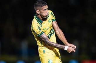 Igor Formiga em comemoração de gol –