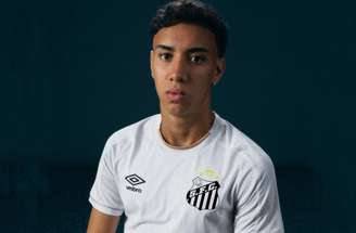 Santos apresenta novo uniforme para a temporada –