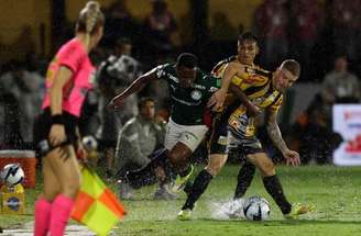 Arias mira sequência no time titular do Palmeiras –