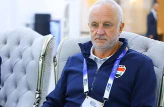Graham Arnold está nos Emirados Árabes e não pode deixar o país – Divulgação/Iraque