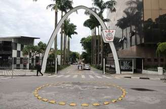 Corinthians entrega documentos das gestões Andrés e Duilio ao Ministério Público –