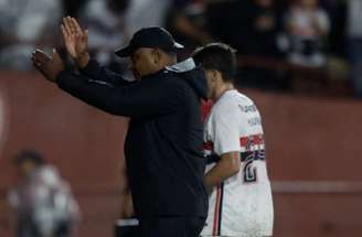 Treinador espera ter mais tranquilidade para implementar seu trabalho –