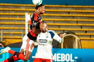 Brasileiros e colombianos mediram forças pela última rodada da fase de grupos –