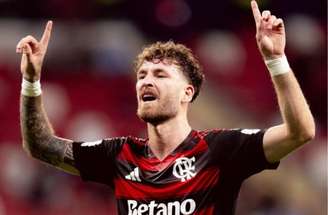 Jogador do Flamengo encerrou briga judicial contra influenciadora digital