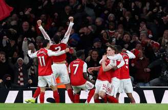 Jovem Max Dowman marca primeiro gol da carreira e faz história no Arsenal –