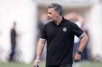 Auxiliar defendeu atuação de Neymar contra o Corinthians -