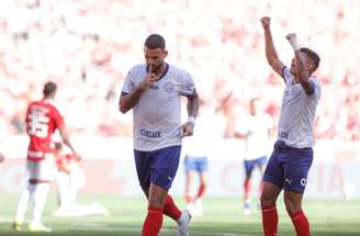 Bahia comemora gol de Willian José –