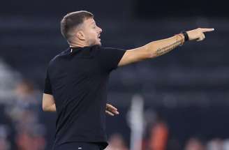 Martin Anselmi em ação na derrota do Botafogo para o Flamengo. 