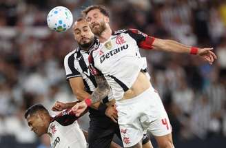 Barboza foi um desastre total em campo –