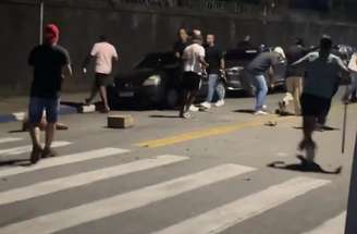 Torcida do Capim FC e do Dibrados brigam após jogo na Kings League –