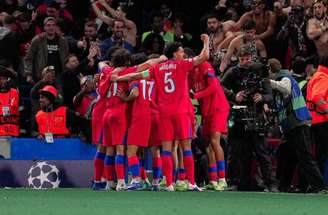 Momento do gol marcado por Barcola no Stamford Bridge –