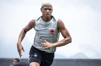 Com os gols sobre o Cruzeiro, Barros foi o protagonista do duelo – Matheus Lima/Vasco