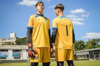 Registro da nova camisa de goleiros do Metropolitano, que contém homenagens à cidade da Alemanha –