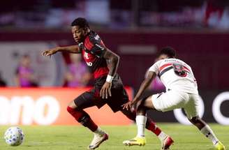 Plata, do Flamengo, é um dos “brasileiros” na seleção do Equador –