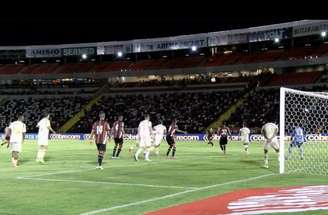 Fortaleza leva uma surra do Botafogo: 4 a 0. E comemoração do time de Ribeirão Preto a cada gol.