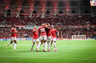 Inter vence a Chapecoense e deixa a zona de rebaixamento –