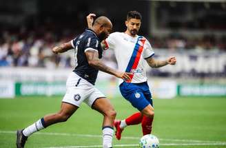 Bahia tenta muito, mas quem goleia é o Remo: 4a 1.